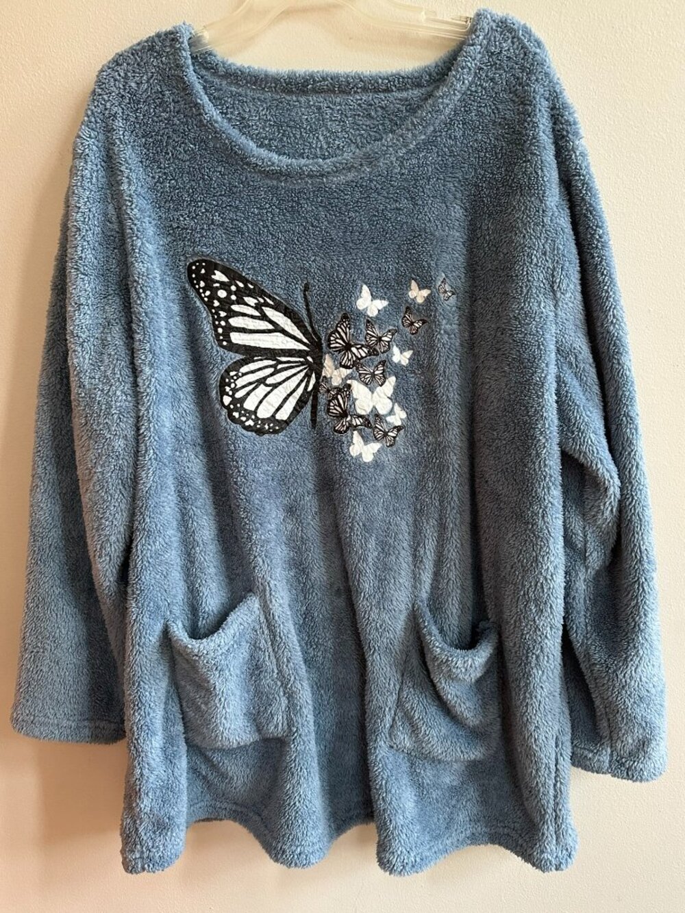 Women's 2XL Plush Fleece Lounge Top Blue Butterfly Applique Pockets Cozy